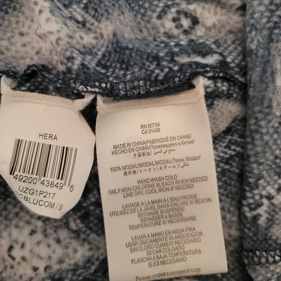 Bcbgmaxazria Blue Snakeskin Print Hera Draped Neck Sleeveless Top Size Small - Picture 12 of 12